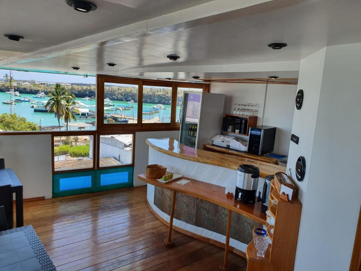 Casa Ocean Pier Bed & Breakfast Пуерто Айора Екстериор снимка