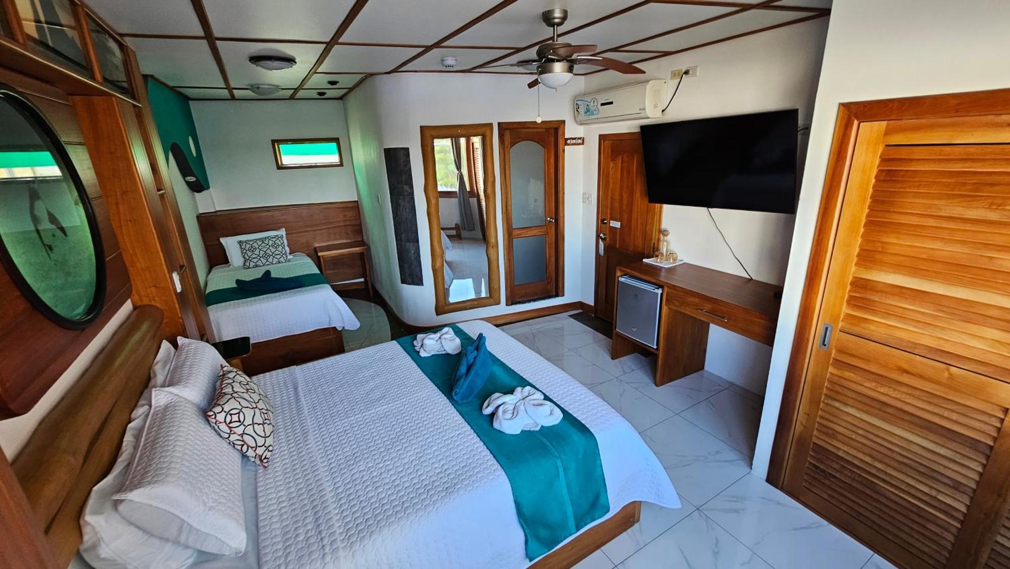 Casa Ocean Pier Bed & Breakfast Пуерто Айора Екстериор снимка