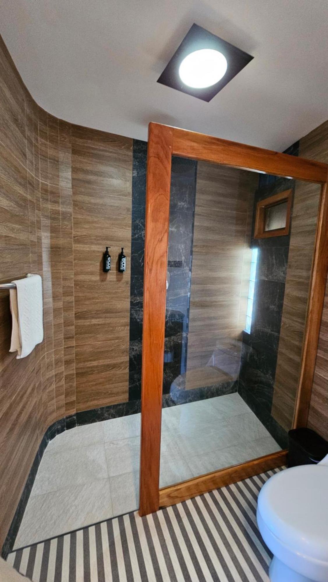 Casa Ocean Pier Bed & Breakfast Пуерто Айора Екстериор снимка